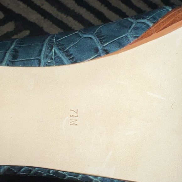 Guess by Marciano Dark Blue Croc-Embossed Heels - Picture 5 of 5